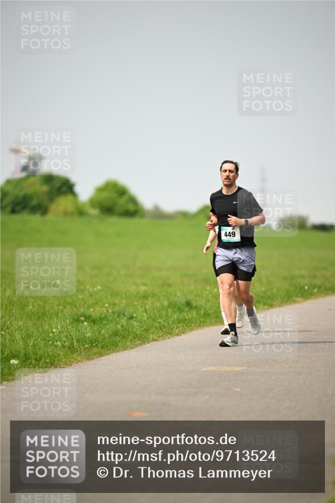 10.05.2026 - 8. Wedeler Halbmarathon Dr. Thomas Lammeyer http://msf.ph/oto/9713524 10.05.2026 12:14:34 Laufen 449 meine-sportfotos.de