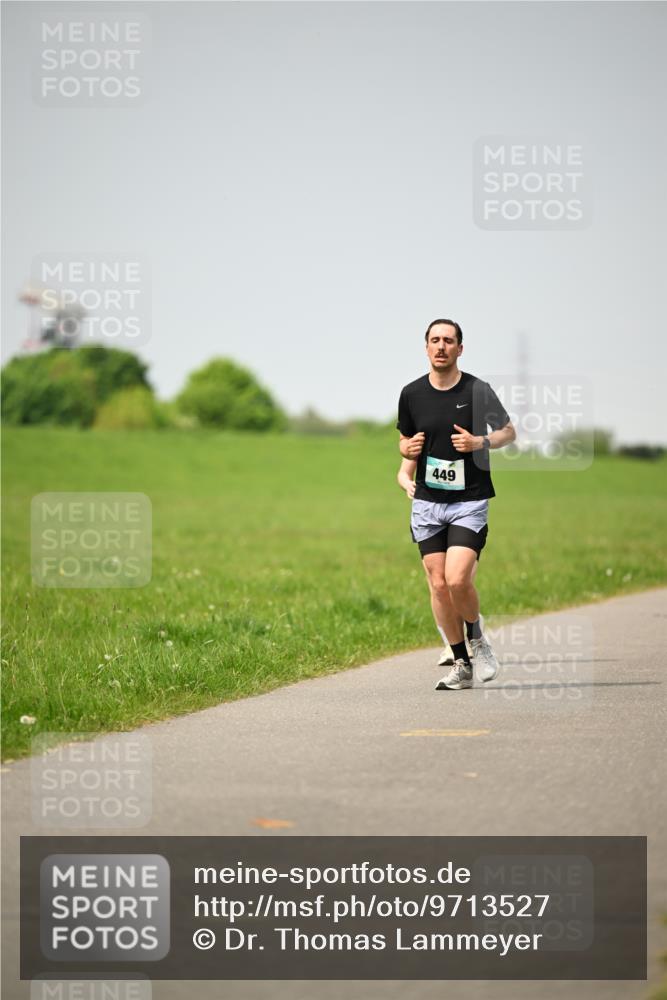 10.05.2026 - 8. Wedeler Halbmarathon Dr. Thomas Lammeyer http://msf.ph/oto/9713527 10.05.2026 12:14:34 Laufen 449 meine-sportfotos.de