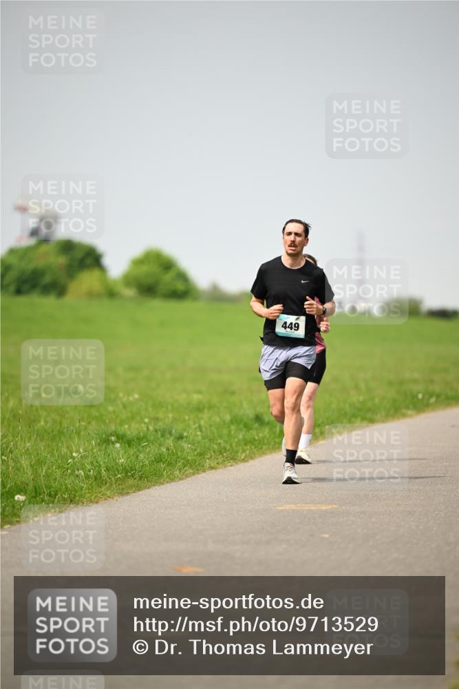 10.05.2026 - 8. Wedeler Halbmarathon Dr. Thomas Lammeyer http://msf.ph/oto/9713529 10.05.2026 12:14:34 Laufen 449 meine-sportfotos.de