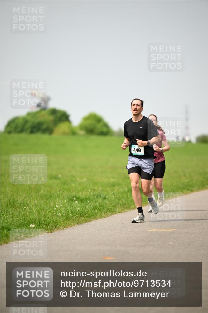 10.05.2026 - 8. Wedeler Halbmarathon Dr. Thomas Lammeyer http://msf.ph/oto/9713534 10.05.2026 12:14:35 Laufen 449 meine-sportfotos.de