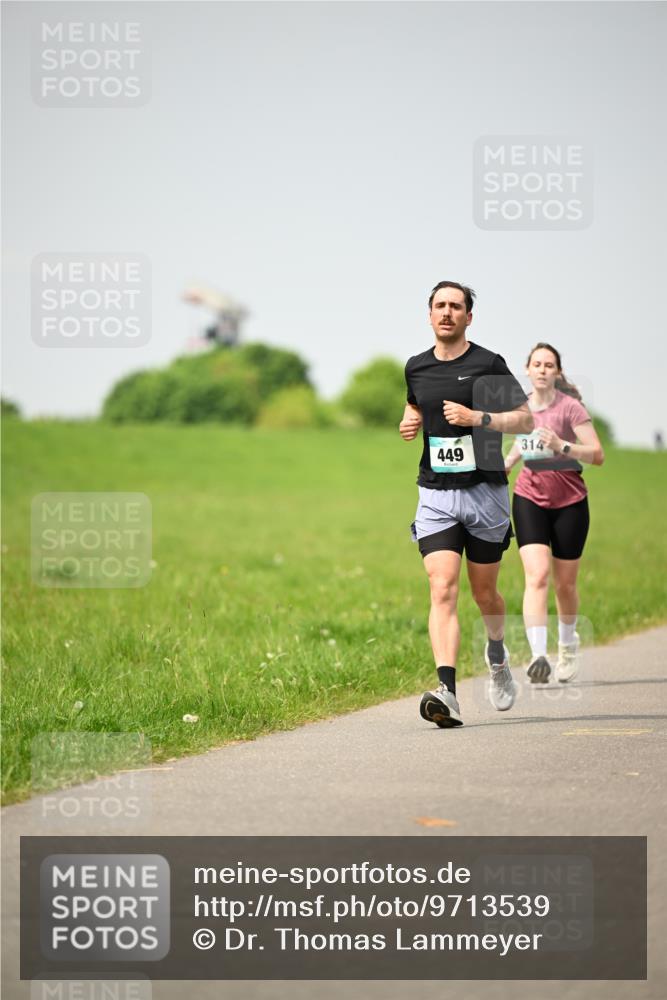 10.05.2026 - 8. Wedeler Halbmarathon Dr. Thomas Lammeyer http://msf.ph/oto/9713539 10.05.2026 12:14:35 Laufen 449, 314 meine-sportfotos.de