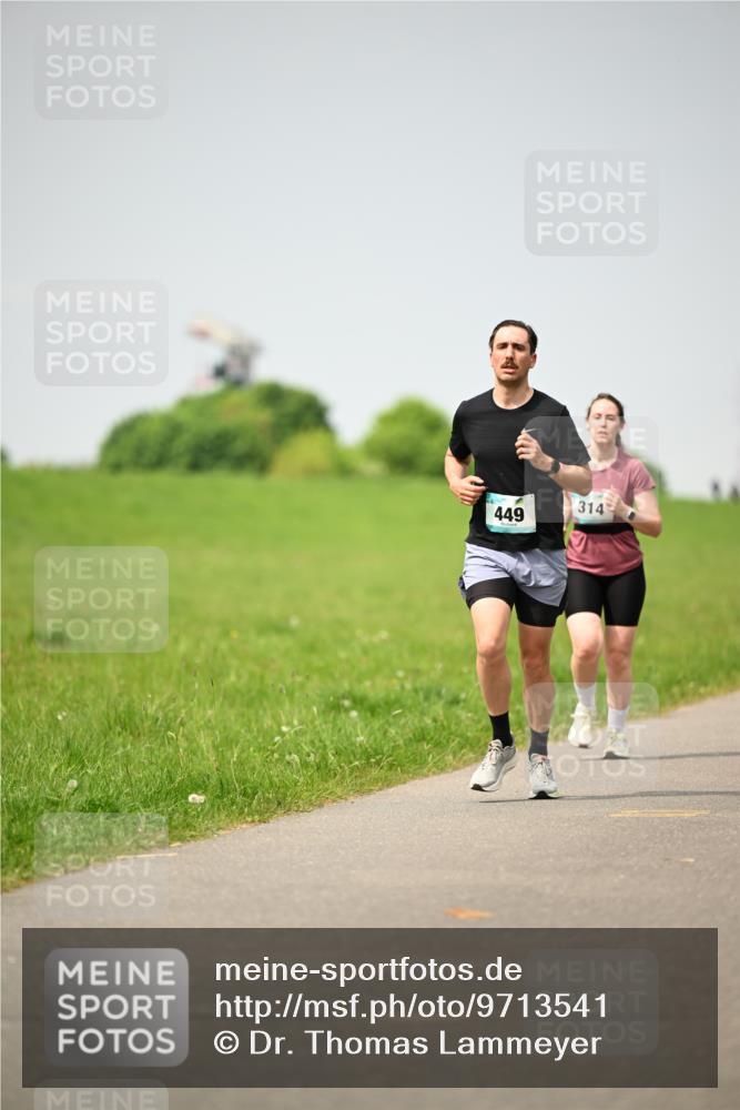 10.05.2026 - 8. Wedeler Halbmarathon Dr. Thomas Lammeyer http://msf.ph/oto/9713541 10.05.2026 12:14:35 Laufen 314, 449 meine-sportfotos.de