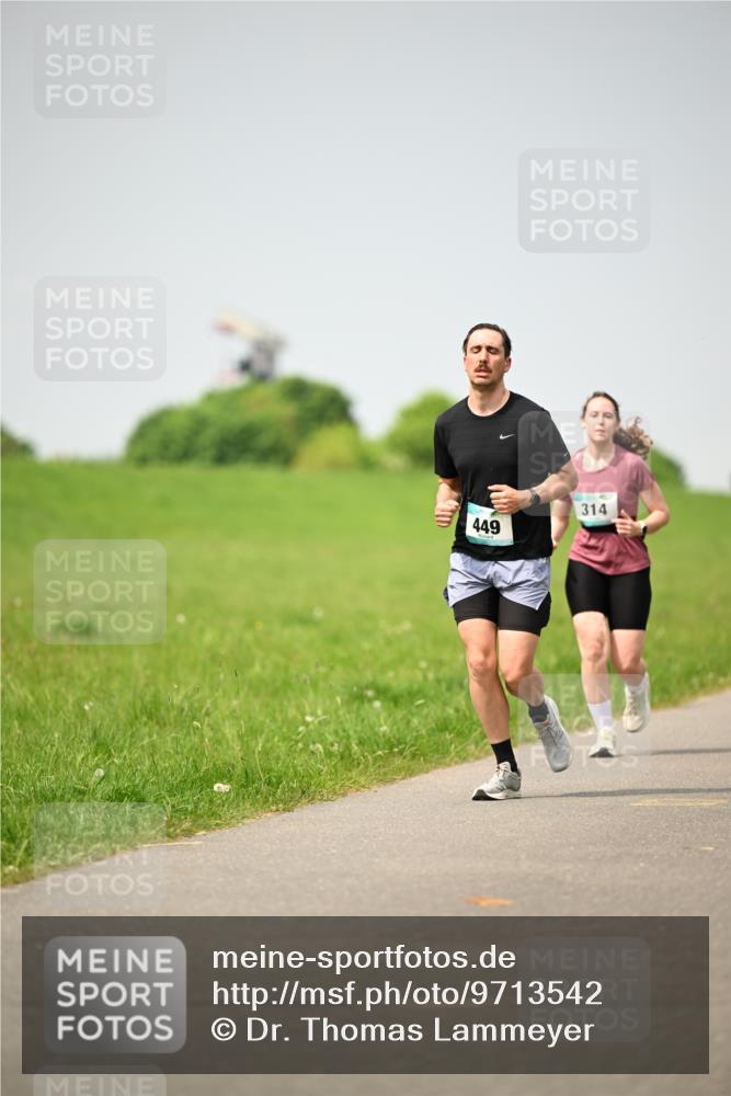 10.05.2026 - 8. Wedeler Halbmarathon Dr. Thomas Lammeyer http://msf.ph/oto/9713542 10.05.2026 12:14:35 Laufen 449, 314 meine-sportfotos.de