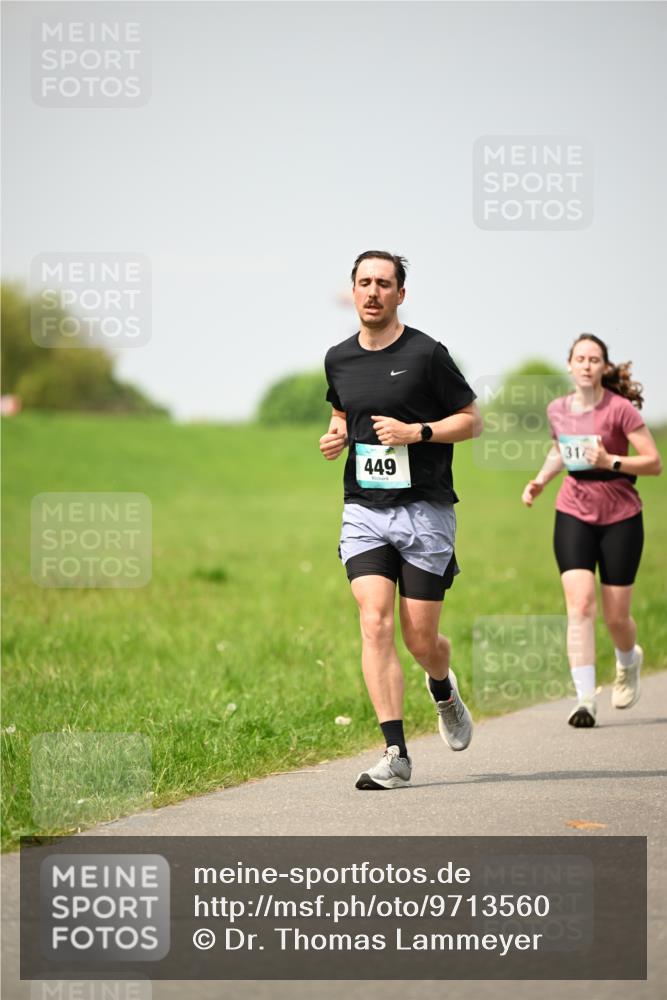 10.05.2026 - 8. Wedeler Halbmarathon Dr. Thomas Lammeyer http://msf.ph/oto/9713560 10.05.2026 12:14:37 Laufen 449 meine-sportfotos.de