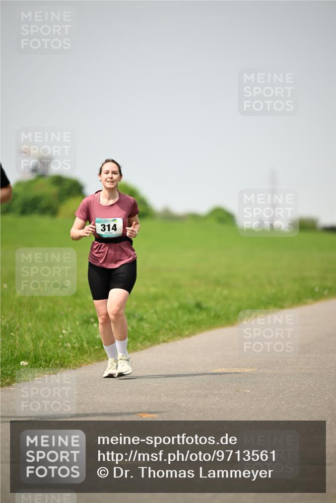 10.05.2026 - 8. Wedeler Halbmarathon Dr. Thomas Lammeyer http://msf.ph/oto/9713561 10.05.2026 12:14:38 Laufen 314 meine-sportfotos.de