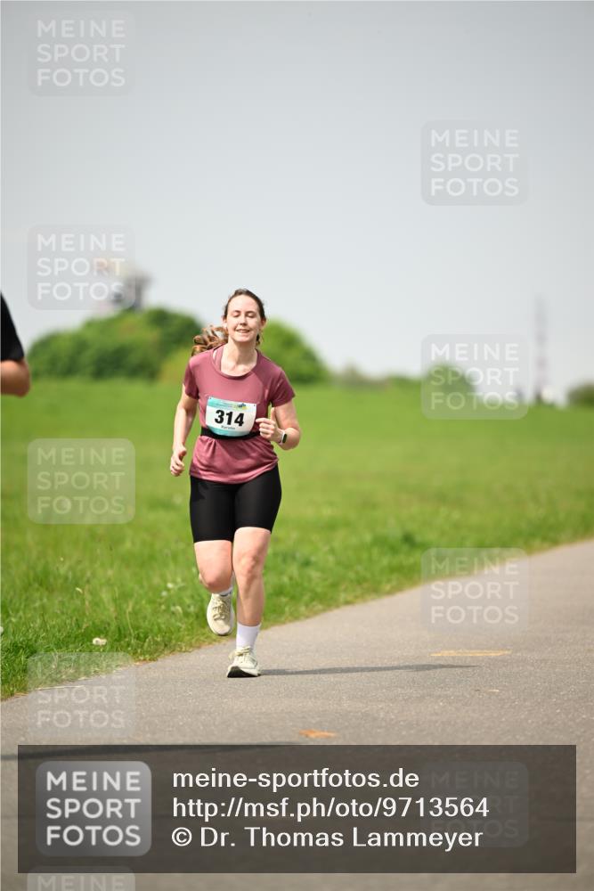 10.05.2026 - 8. Wedeler Halbmarathon Dr. Thomas Lammeyer http://msf.ph/oto/9713564 10.05.2026 12:14:38 Laufen 314 meine-sportfotos.de