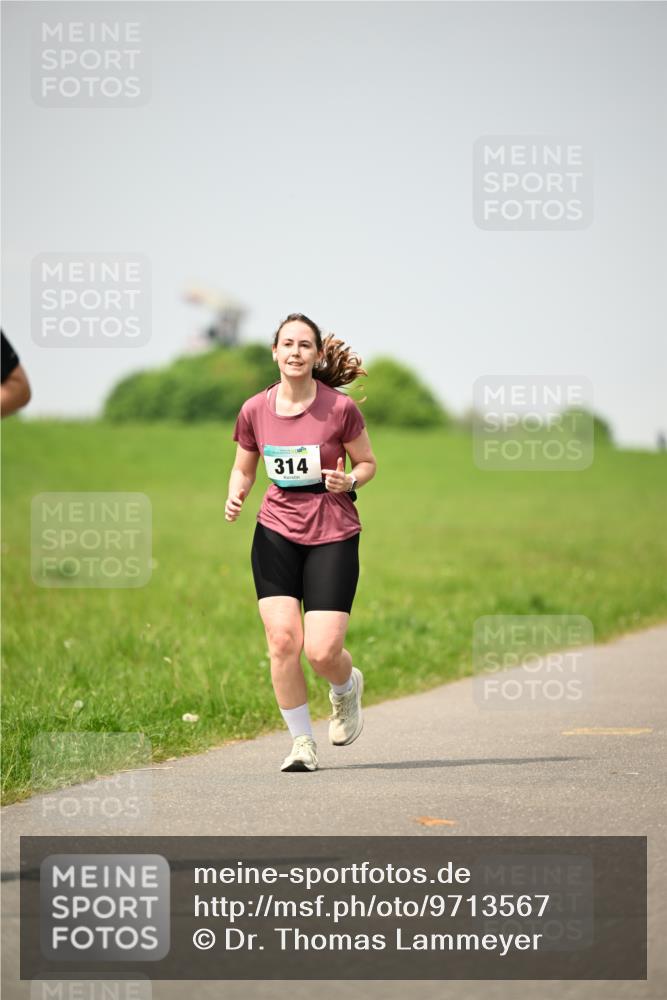 10.05.2026 - 8. Wedeler Halbmarathon Dr. Thomas Lammeyer http://msf.ph/oto/9713567 10.05.2026 12:14:39 Laufen 314 meine-sportfotos.de