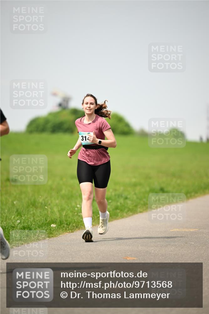 10.05.2026 - 8. Wedeler Halbmarathon Dr. Thomas Lammeyer http://msf.ph/oto/9713568 10.05.2026 12:14:38 Laufen 314 meine-sportfotos.de