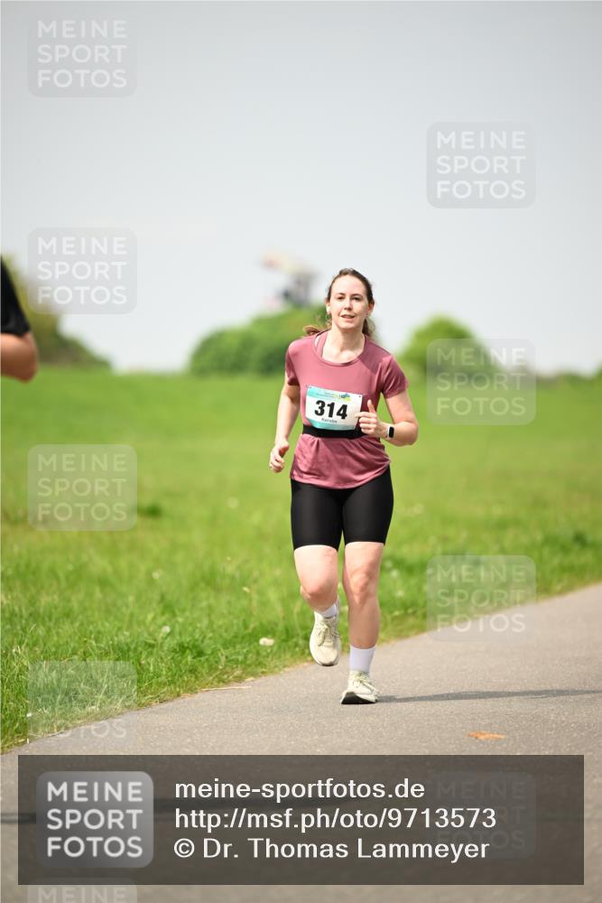 10.05.2026 - 8. Wedeler Halbmarathon Dr. Thomas Lammeyer http://msf.ph/oto/9713573 10.05.2026 12:14:39 Laufen 314 meine-sportfotos.de