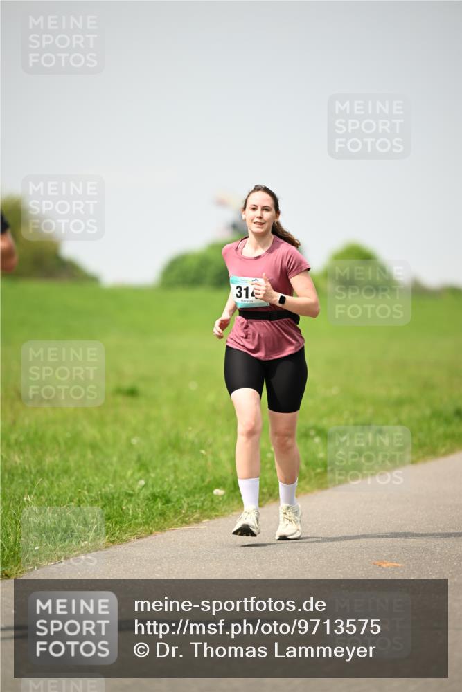 10.05.2026 - 8. Wedeler Halbmarathon Dr. Thomas Lammeyer http://msf.ph/oto/9713575 10.05.2026 12:14:39 Laufen  meine-sportfotos.de
