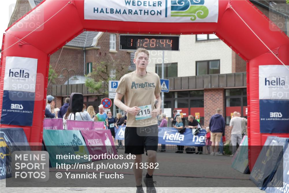 10.05.2026 - 8. Wedeler Halbmarathon Yannick Fuchs http://msf.ph/oto/9713582 10.05.2026 11:28:42 Ziel 169, 530, 857, 926, 2115 meine-sportfotos.de