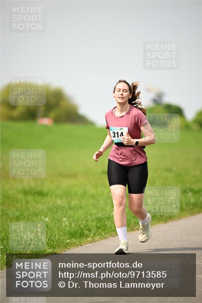 10.05.2026 - 8. Wedeler Halbmarathon Dr. Thomas Lammeyer http://msf.ph/oto/9713585 10.05.2026 12:14:40 Laufen 314 meine-sportfotos.de