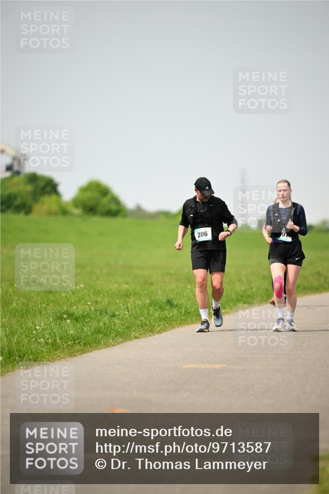 10.05.2026 - 8. Wedeler Halbmarathon Dr. Thomas Lammeyer http://msf.ph/oto/9713587 10.05.2026 12:15:31 Laufen 206 meine-sportfotos.de