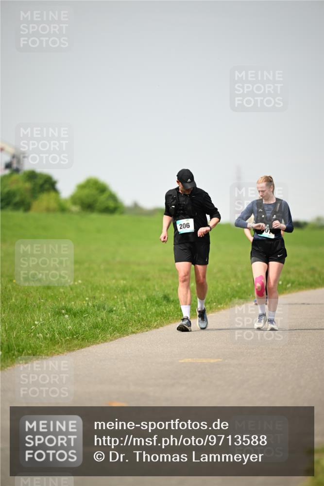 10.05.2026 - 8. Wedeler Halbmarathon Dr. Thomas Lammeyer http://msf.ph/oto/9713588 10.05.2026 12:15:32 Laufen 206 meine-sportfotos.de