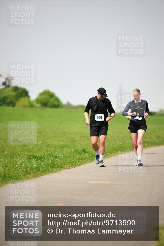 10.05.2026 - 8. Wedeler Halbmarathon Dr. Thomas Lammeyer http://msf.ph/oto/9713590 10.05.2026 12:15:32 Laufen 206 meine-sportfotos.de