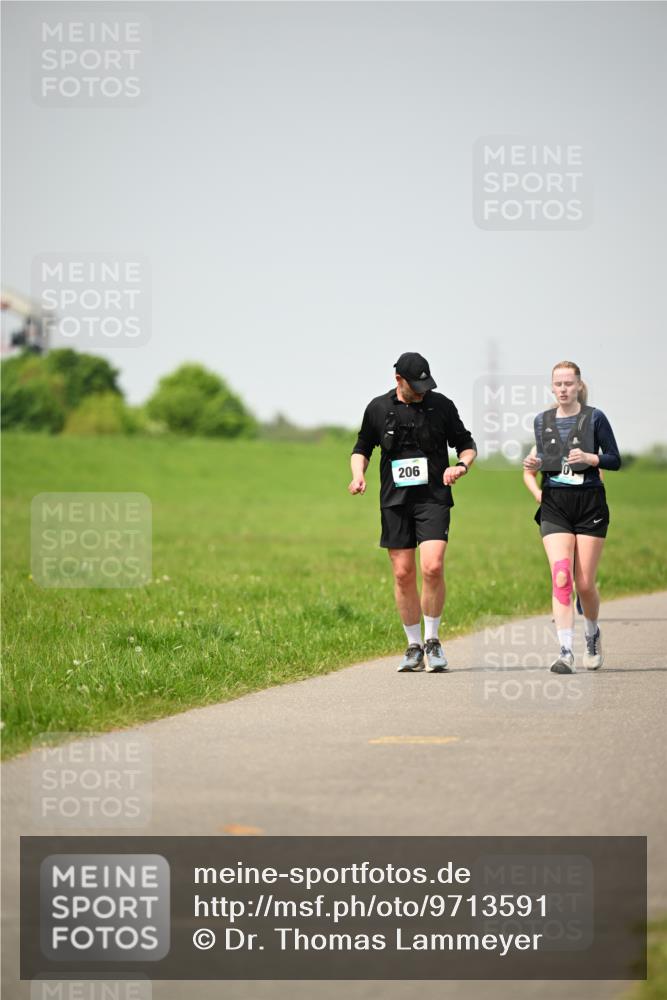 10.05.2026 - 8. Wedeler Halbmarathon Dr. Thomas Lammeyer http://msf.ph/oto/9713591 10.05.2026 12:15:31 Laufen 206 meine-sportfotos.de