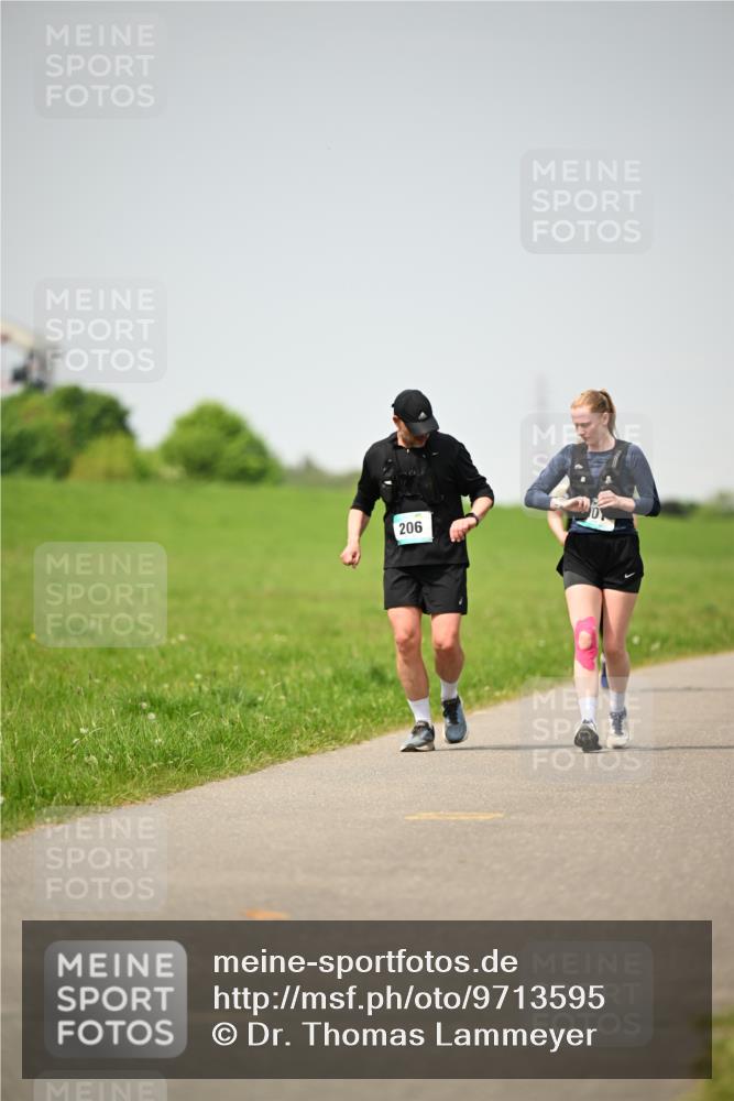 10.05.2026 - 8. Wedeler Halbmarathon Dr. Thomas Lammeyer http://msf.ph/oto/9713595 10.05.2026 12:15:32 Laufen 206 meine-sportfotos.de