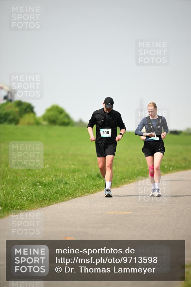 10.05.2026 - 8. Wedeler Halbmarathon Dr. Thomas Lammeyer http://msf.ph/oto/9713598 10.05.2026 12:15:32 Laufen 206 meine-sportfotos.de