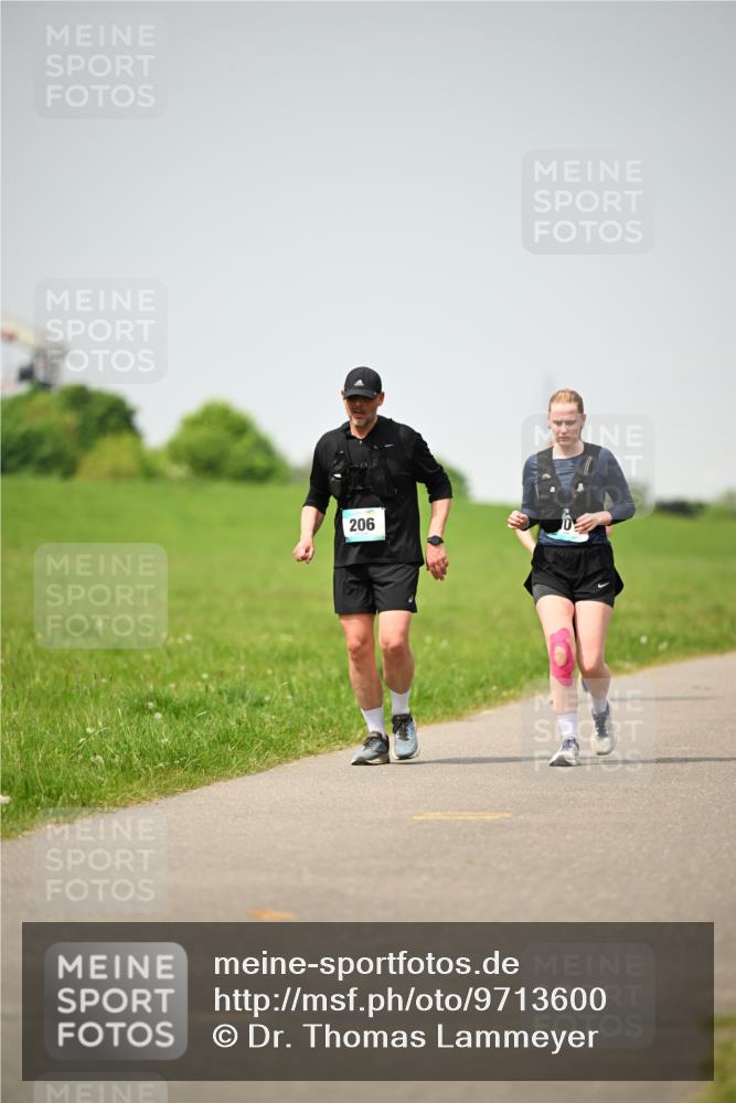 10.05.2026 - 8. Wedeler Halbmarathon Dr. Thomas Lammeyer http://msf.ph/oto/9713600 10.05.2026 12:15:33 Laufen 206 meine-sportfotos.de