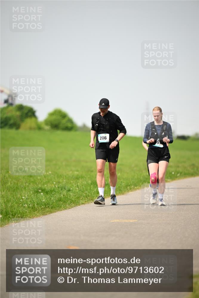 10.05.2026 - 8. Wedeler Halbmarathon Dr. Thomas Lammeyer http://msf.ph/oto/9713602 10.05.2026 12:15:33 Laufen 206 meine-sportfotos.de
