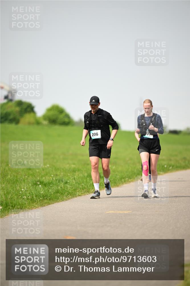 10.05.2026 - 8. Wedeler Halbmarathon Dr. Thomas Lammeyer http://msf.ph/oto/9713603 10.05.2026 12:15:33 Laufen 206 meine-sportfotos.de