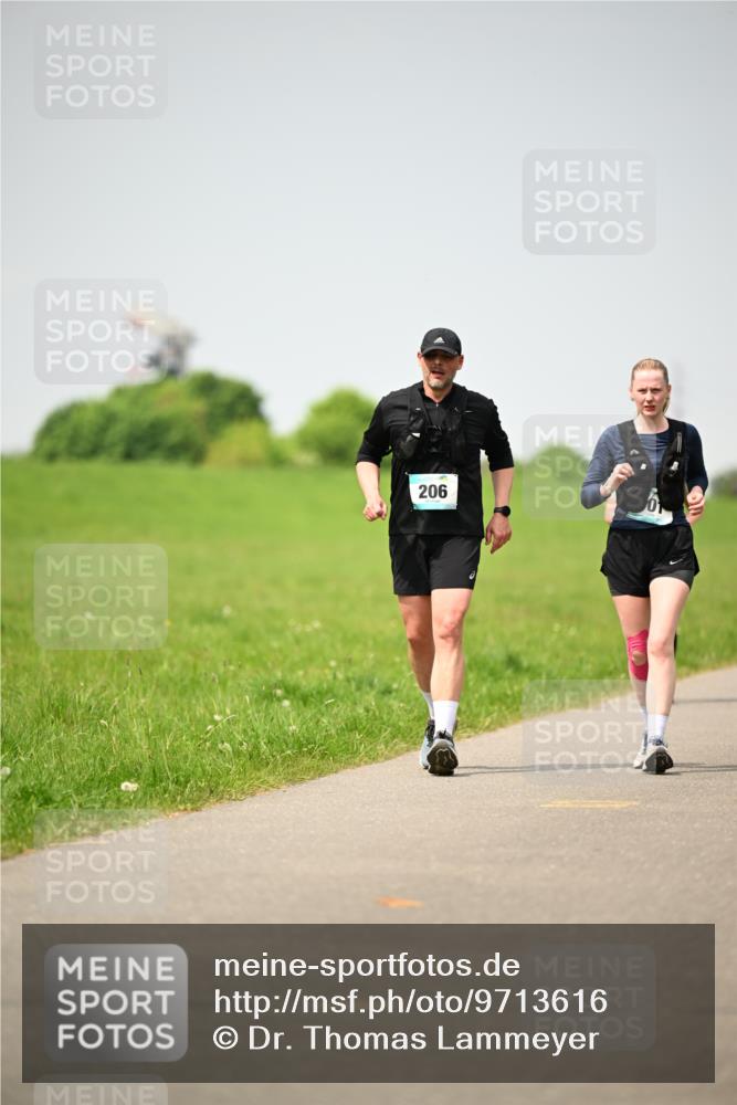 10.05.2026 - 8. Wedeler Halbmarathon Dr. Thomas Lammeyer http://msf.ph/oto/9713616 10.05.2026 12:15:34 Laufen 206 meine-sportfotos.de