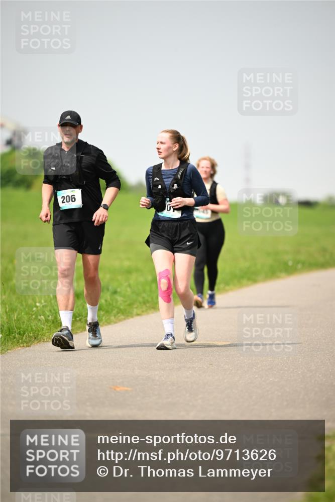 10.05.2026 - 8. Wedeler Halbmarathon Dr. Thomas Lammeyer http://msf.ph/oto/9713626 10.05.2026 12:15:36 Laufen 206 meine-sportfotos.de