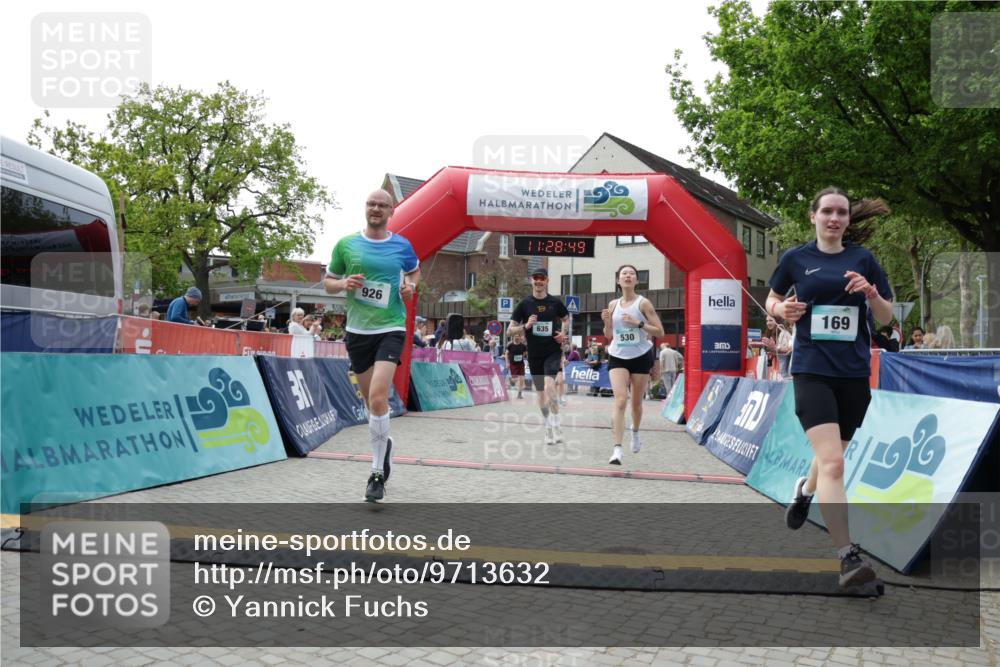 10.05.2026 - 8. Wedeler Halbmarathon Yannick Fuchs http://msf.ph/oto/9713632 10.05.2026 11:28:47 Ziel 28, 169, 530, 635, 926, 2115, 2183, 2229, 2232 meine-sportfotos.de