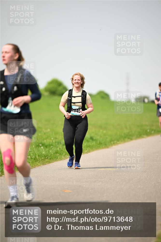 10.05.2026 - 8. Wedeler Halbmarathon Dr. Thomas Lammeyer http://msf.ph/oto/9713648 10.05.2026 12:15:39 Laufen 2045 meine-sportfotos.de