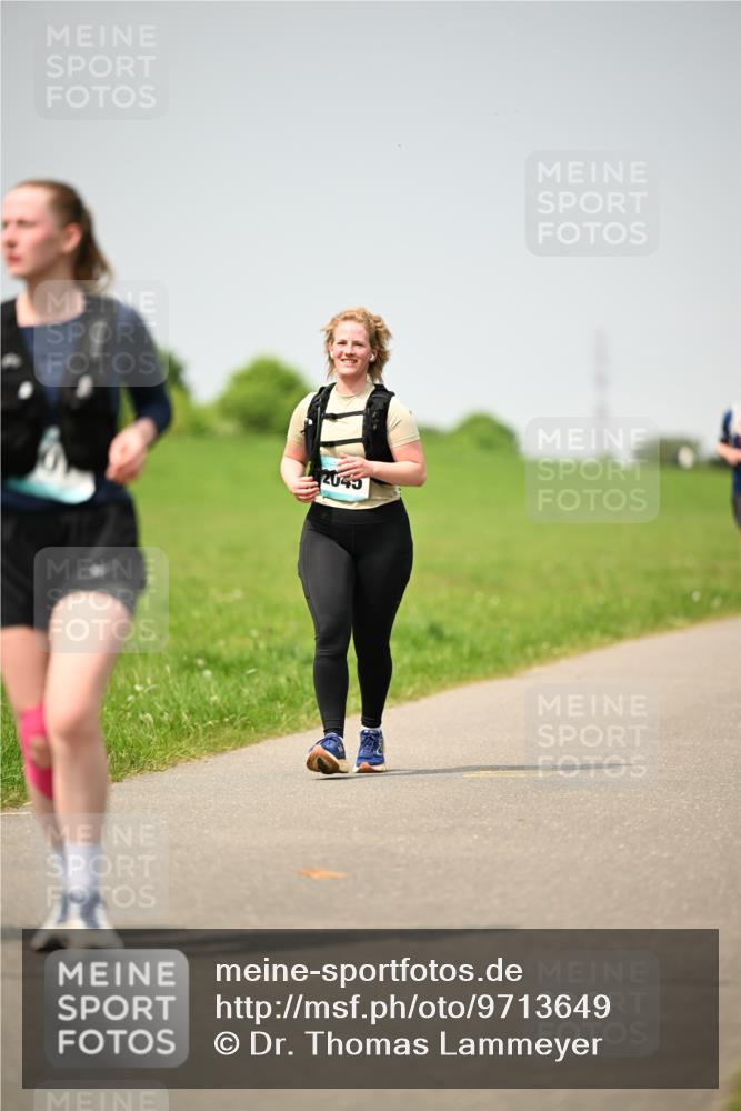 10.05.2026 - 8. Wedeler Halbmarathon Dr. Thomas Lammeyer http://msf.ph/oto/9713649 10.05.2026 12:15:39 Laufen 2045 meine-sportfotos.de