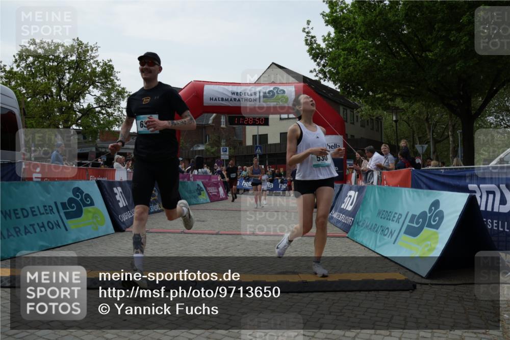 10.05.2026 - 8. Wedeler Halbmarathon Yannick Fuchs http://msf.ph/oto/9713650 10.05.2026 11:28:49 Ziel 28, 169, 530, 635, 926, 2183, 2209, 2229, 2232 meine-sportfotos.de