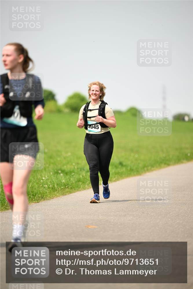10.05.2026 - 8. Wedeler Halbmarathon Dr. Thomas Lammeyer http://msf.ph/oto/9713651 10.05.2026 12:15:40 Laufen 2045 meine-sportfotos.de
