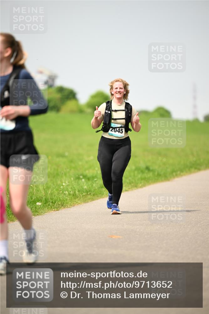 10.05.2026 - 8. Wedeler Halbmarathon Dr. Thomas Lammeyer http://msf.ph/oto/9713652 10.05.2026 12:15:40 Laufen 2045 meine-sportfotos.de