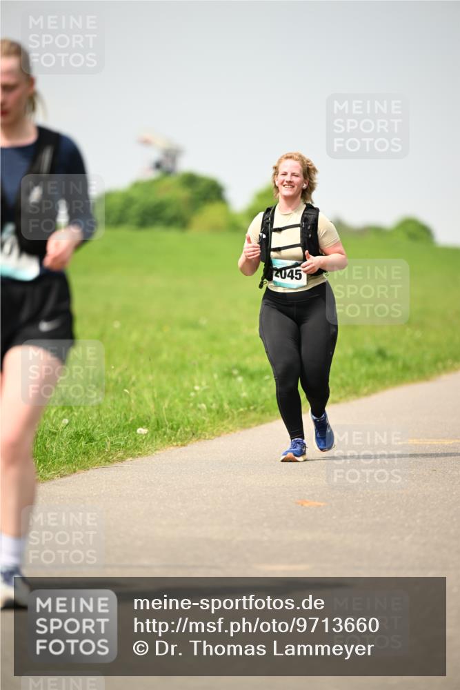 10.05.2026 - 8. Wedeler Halbmarathon Dr. Thomas Lammeyer http://msf.ph/oto/9713660 10.05.2026 12:15:40 Laufen 2045 meine-sportfotos.de