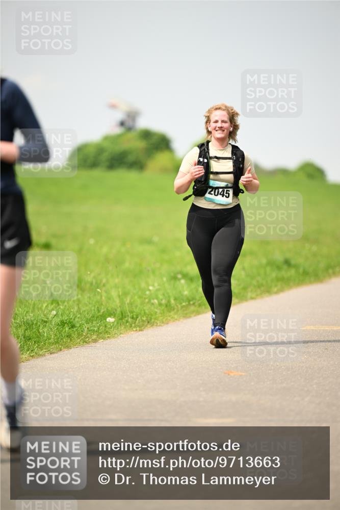 10.05.2026 - 8. Wedeler Halbmarathon Dr. Thomas Lammeyer http://msf.ph/oto/9713663 10.05.2026 12:15:41 Laufen 2045 meine-sportfotos.de