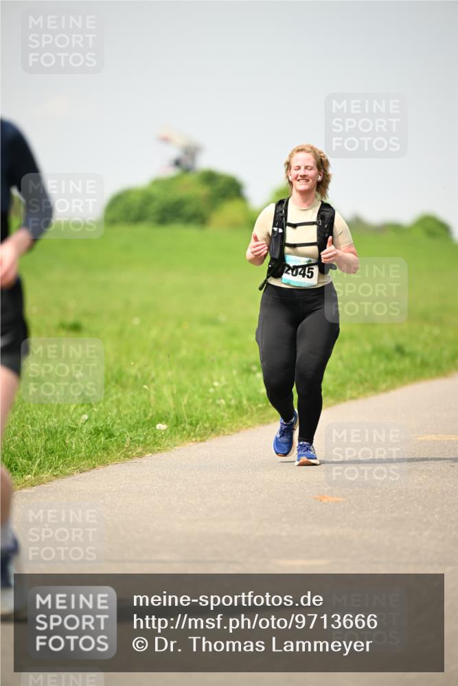 10.05.2026 - 8. Wedeler Halbmarathon Dr. Thomas Lammeyer http://msf.ph/oto/9713666 10.05.2026 12:15:41 Laufen 2045 meine-sportfotos.de