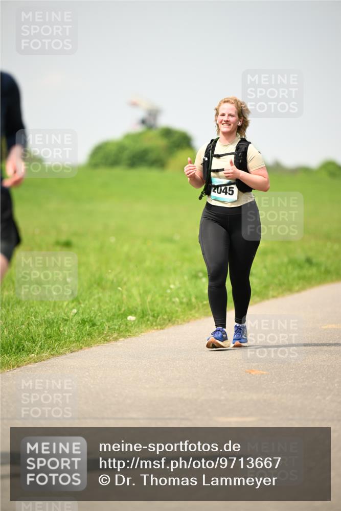 10.05.2026 - 8. Wedeler Halbmarathon Dr. Thomas Lammeyer http://msf.ph/oto/9713667 10.05.2026 12:15:41 Laufen 2045 meine-sportfotos.de