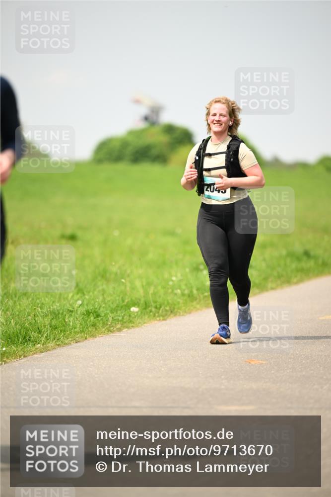 10.05.2026 - 8. Wedeler Halbmarathon Dr. Thomas Lammeyer http://msf.ph/oto/9713670 10.05.2026 12:15:41 Laufen  meine-sportfotos.de