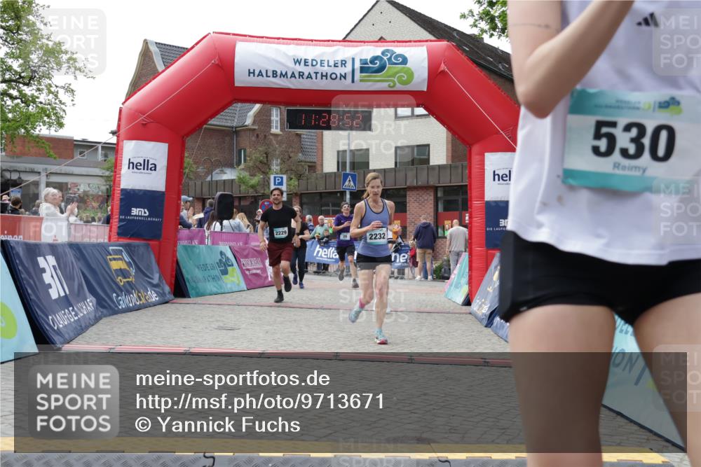 10.05.2026 - 8. Wedeler Halbmarathon Yannick Fuchs http://msf.ph/oto/9713671 10.05.2026 11:28:50 Ziel 28, 169, 530, 635, 926, 2183, 2209, 2229, 2232 meine-sportfotos.de