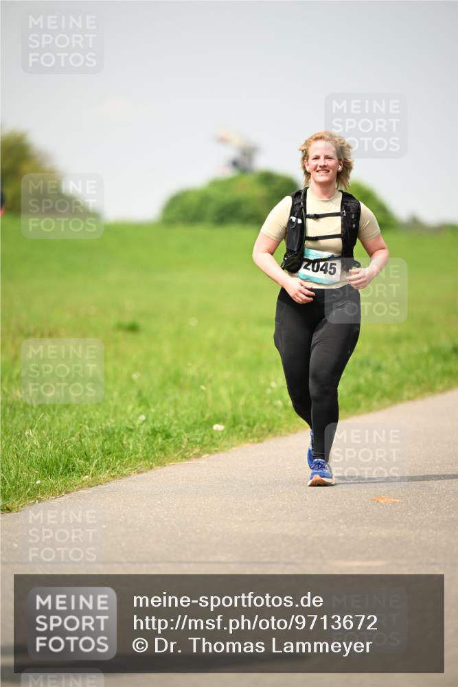 10.05.2026 - 8. Wedeler Halbmarathon Dr. Thomas Lammeyer http://msf.ph/oto/9713672 10.05.2026 12:15:41 Laufen 2045 meine-sportfotos.de