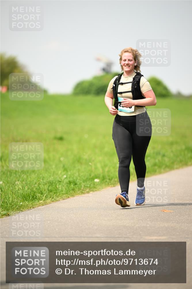 10.05.2026 - 8. Wedeler Halbmarathon Dr. Thomas Lammeyer http://msf.ph/oto/9713674 10.05.2026 12:15:42 Laufen  meine-sportfotos.de