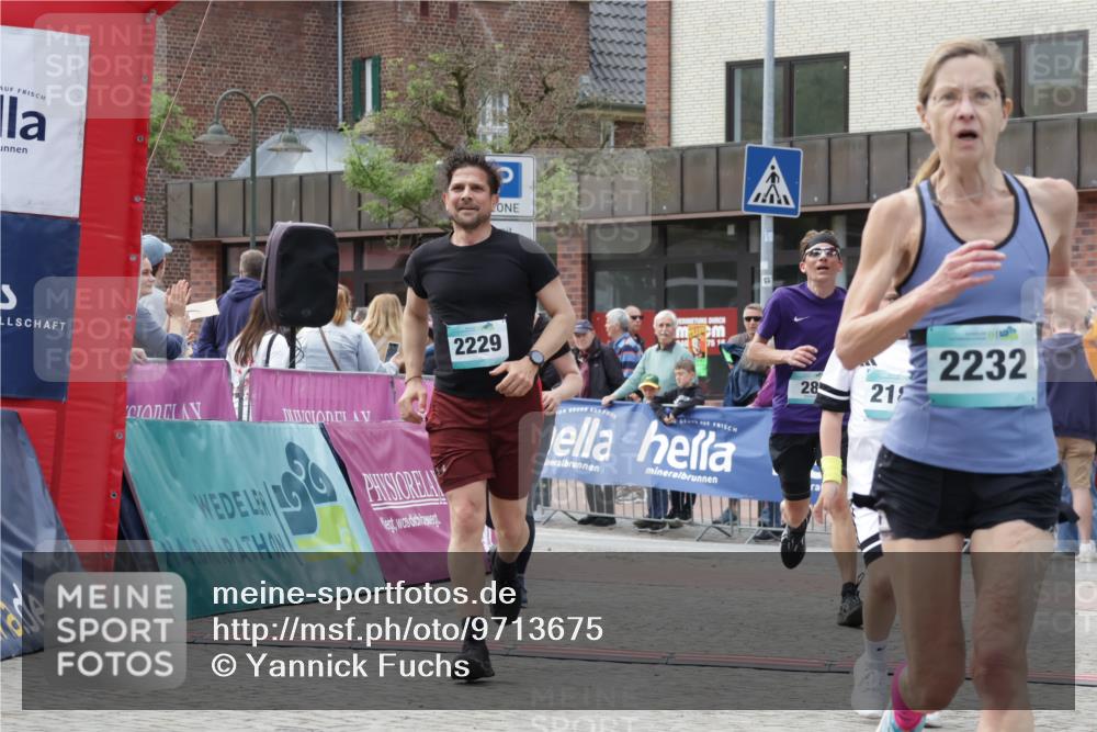 10.05.2026 - 8. Wedeler Halbmarathon Yannick Fuchs http://msf.ph/oto/9713675 10.05.2026 11:28:51 Ziel 28, 169, 530, 635, 926, 2183, 2209, 2229, 2232 meine-sportfotos.de