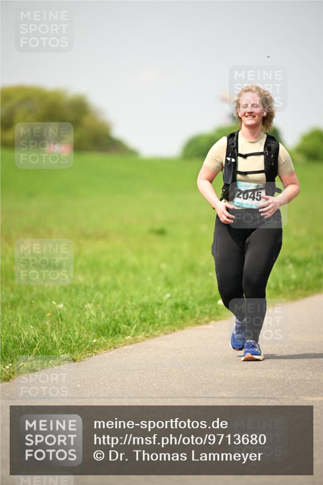 10.05.2026 - 8. Wedeler Halbmarathon Dr. Thomas Lammeyer http://msf.ph/oto/9713680 10.05.2026 12:15:42 Laufen 2045 meine-sportfotos.de