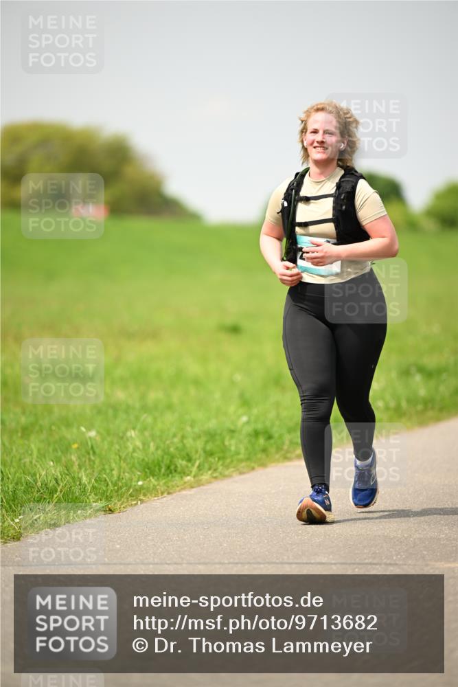 10.05.2026 - 8. Wedeler Halbmarathon Dr. Thomas Lammeyer http://msf.ph/oto/9713682 10.05.2026 12:15:42 Laufen  meine-sportfotos.de
