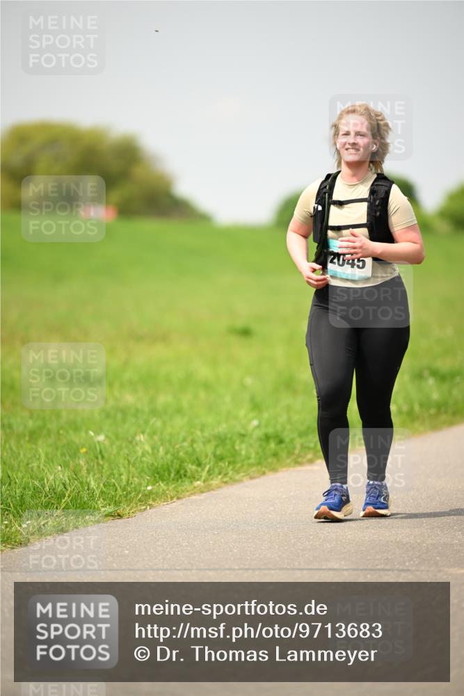 10.05.2026 - 8. Wedeler Halbmarathon Dr. Thomas Lammeyer http://msf.ph/oto/9713683 10.05.2026 12:15:42 Laufen 2045 meine-sportfotos.de