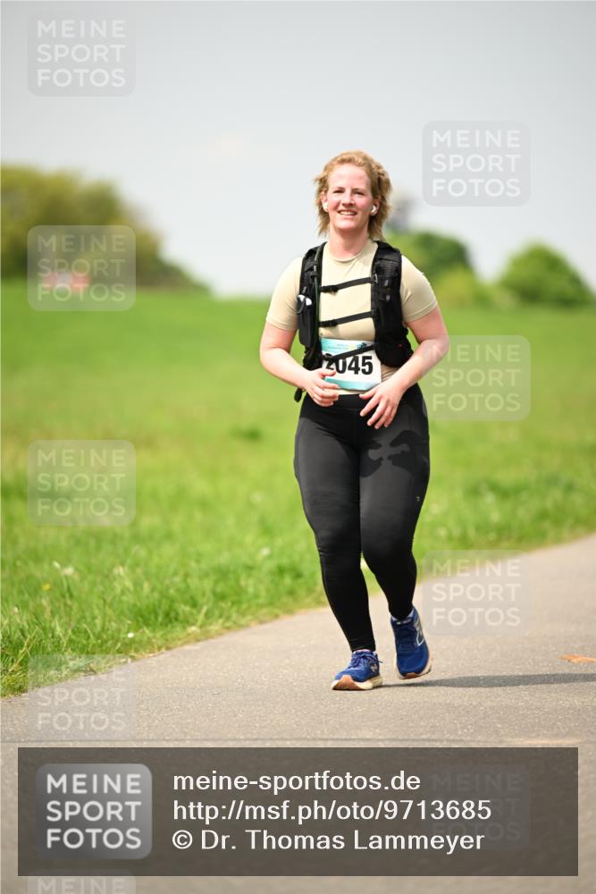 10.05.2026 - 8. Wedeler Halbmarathon Dr. Thomas Lammeyer http://msf.ph/oto/9713685 10.05.2026 12:15:43 Laufen 2045 meine-sportfotos.de