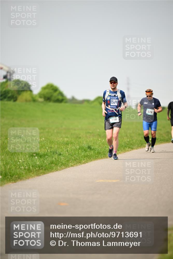 10.05.2026 - 8. Wedeler Halbmarathon Dr. Thomas Lammeyer http://msf.ph/oto/9713691 10.05.2026 12:15:45 Laufen 110, 578 meine-sportfotos.de