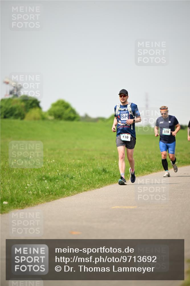 10.05.2026 - 8. Wedeler Halbmarathon Dr. Thomas Lammeyer http://msf.ph/oto/9713692 10.05.2026 12:15:45 Laufen 110, 578 meine-sportfotos.de