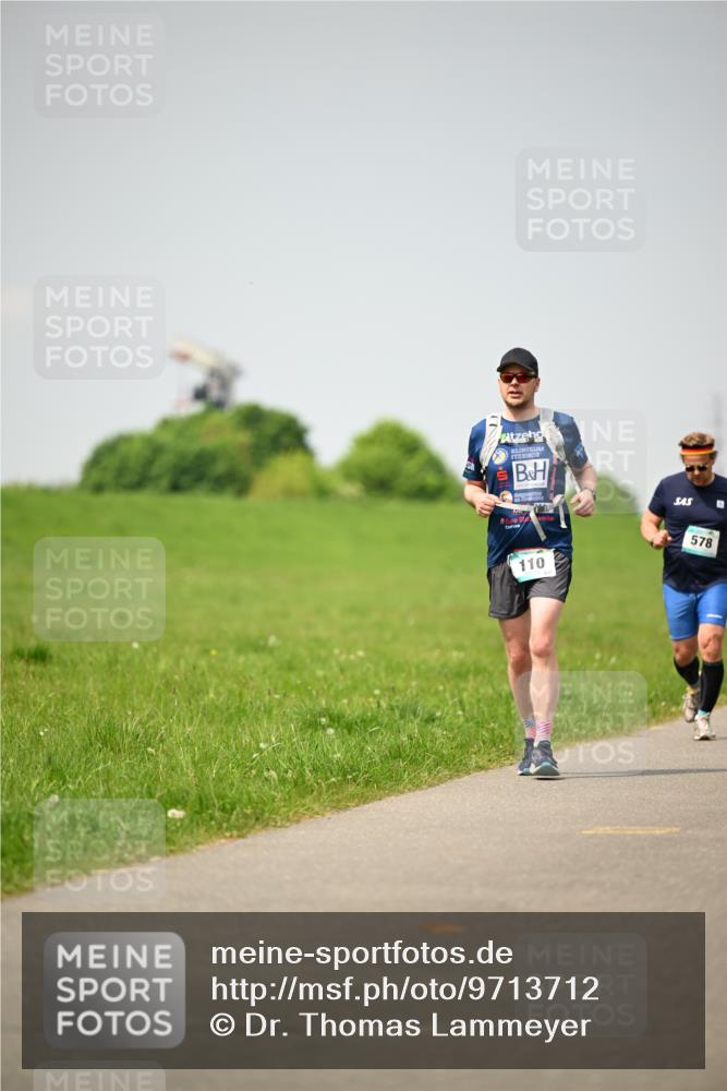 10.05.2026 - 8. Wedeler Halbmarathon Dr. Thomas Lammeyer http://msf.ph/oto/9713712 10.05.2026 12:15:47 Laufen 110, 578 meine-sportfotos.de