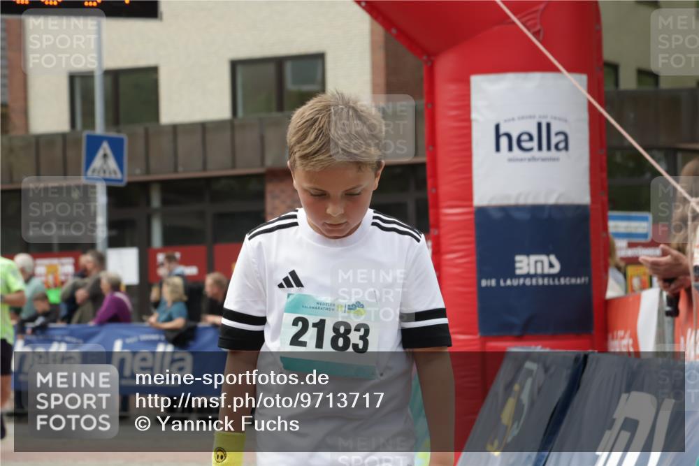 10.05.2026 - 8. Wedeler Halbmarathon Yannick Fuchs http://msf.ph/oto/9713717 10.05.2026 11:28:55 Ziel 28, 963, 2183, 2209, 2229, 2232 meine-sportfotos.de